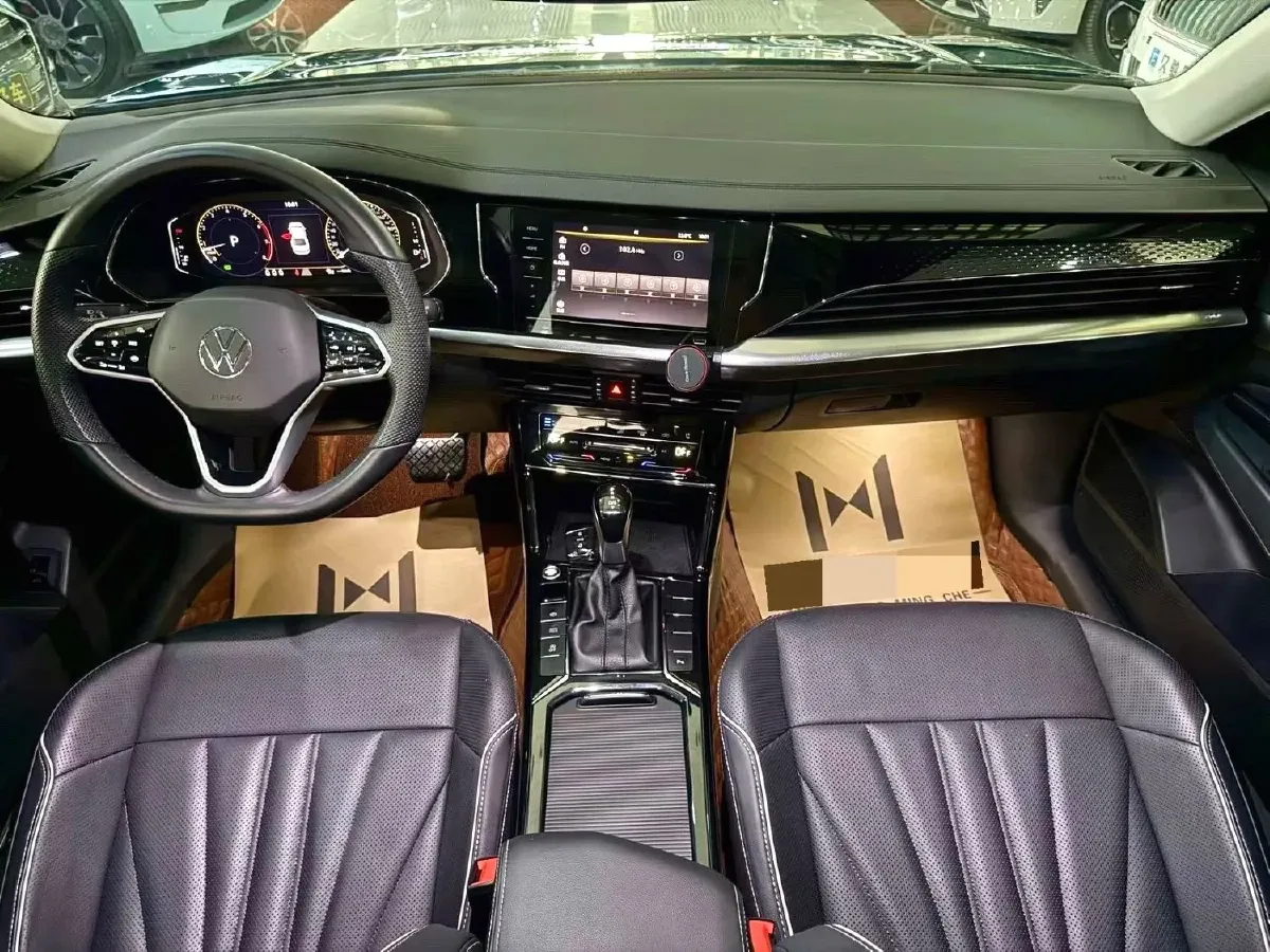 2024 Volkswagen Passat 2.0T 220HP L4 7DCT,autocango,china used car exporter,china ev exporter,chinese used car exporter,chinese used ev exporter