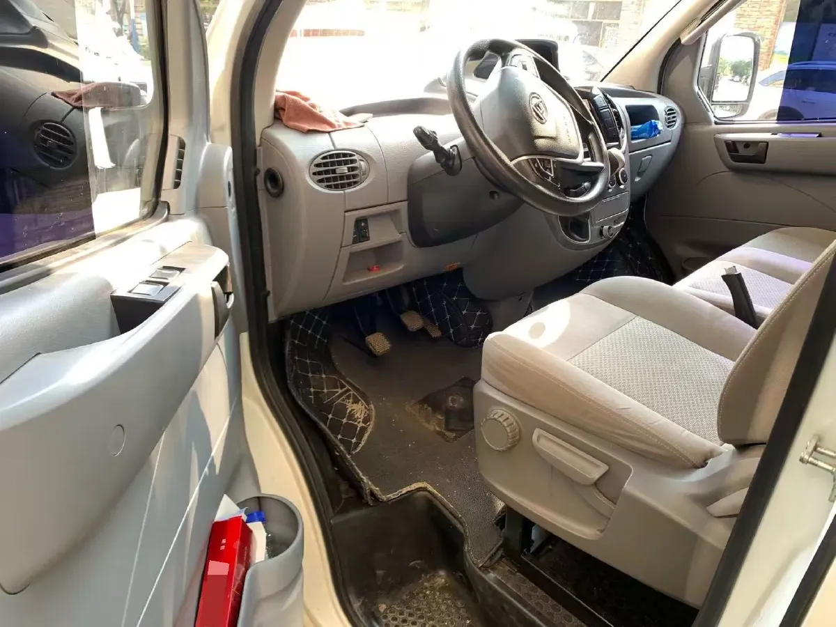 2021 MAXUS XinTu V80 2.0T 139HP L4 6MT,autocango,china used car exporter,china ev exporter,chinese used car exporter,chinese used ev exporter