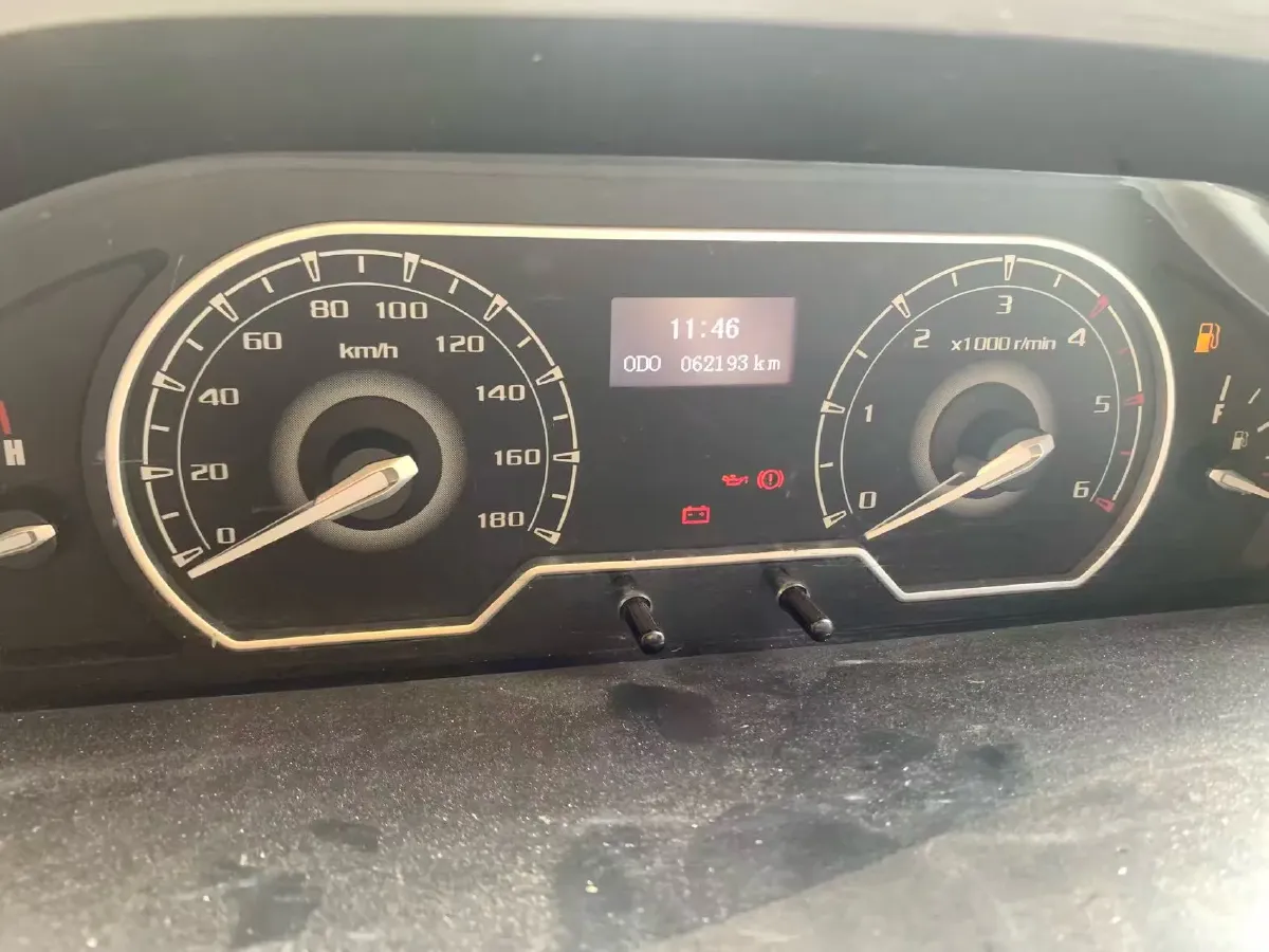 2021 MAXUS XinTu V80 2.0T 139HP L4 6MT,autocango,china used car exporter,china ev exporter,chinese used car exporter,chinese used ev exporter