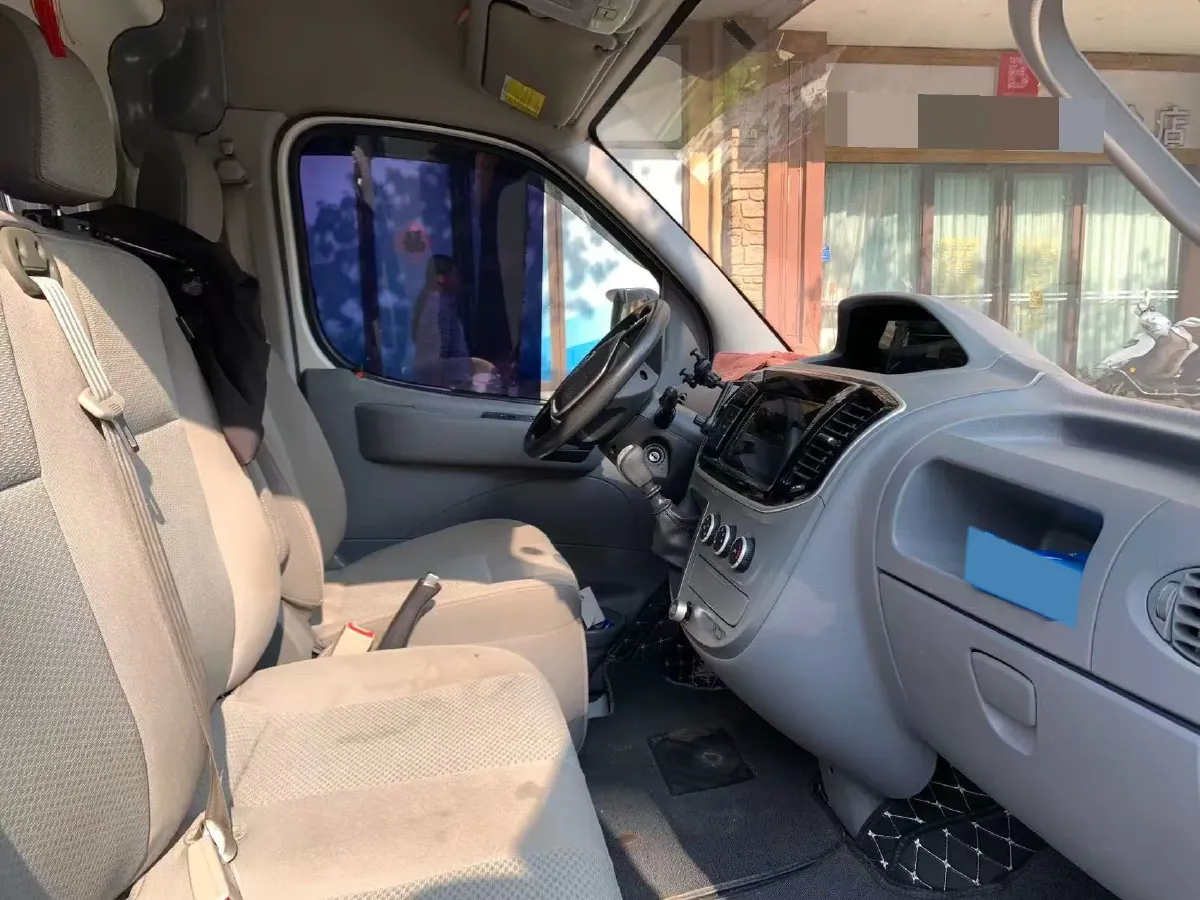 2021 MAXUS XinTu V80 2.0T 139HP L4 6MT,autocango,china used car exporter,china ev exporter,chinese used car exporter,chinese used ev exporter