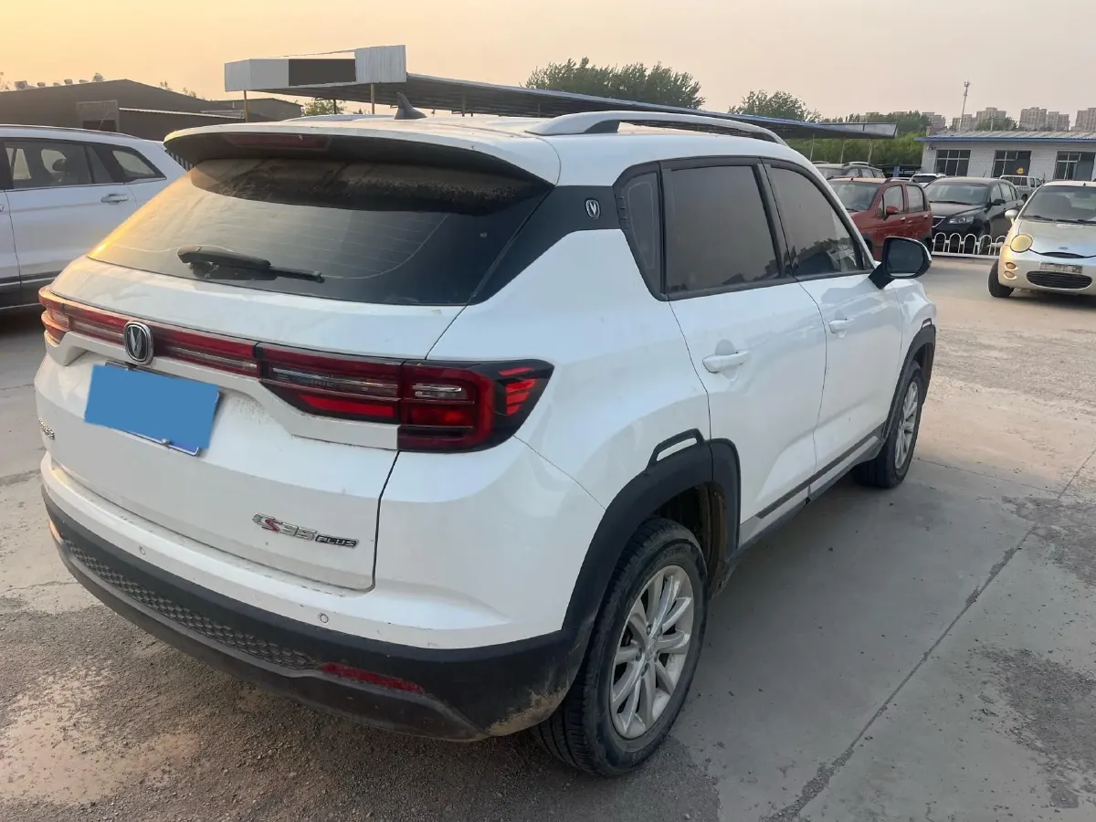 2021 ChangAn CS35 Plus 1.6L 128HP L4 5MT,autocango,china used car exporter,china ev exporter,chinese used car exporter,chinese used ev exporter