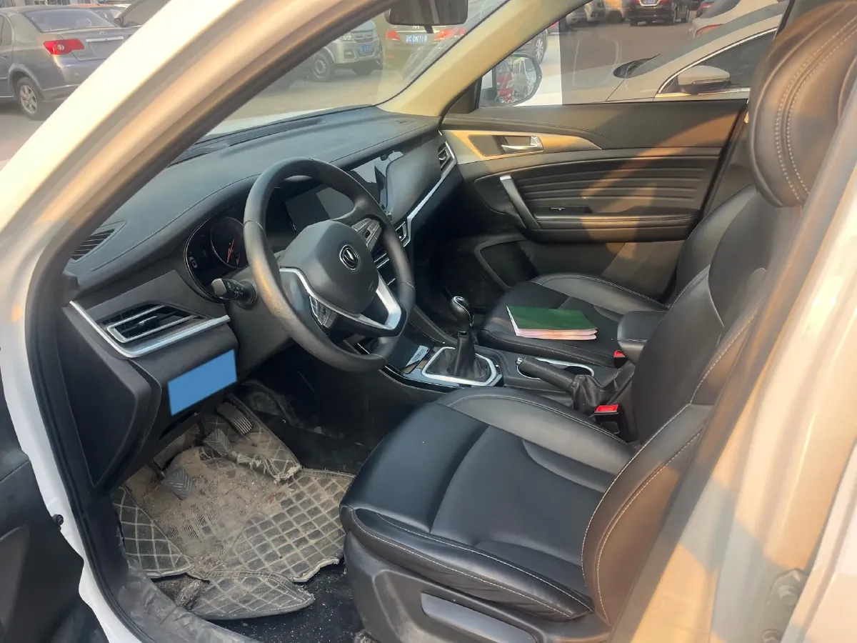 2021 ChangAn CS35 Plus 1.6L 128HP L4 5MT,autocango,china used car exporter,china ev exporter,chinese used car exporter,chinese used ev exporter