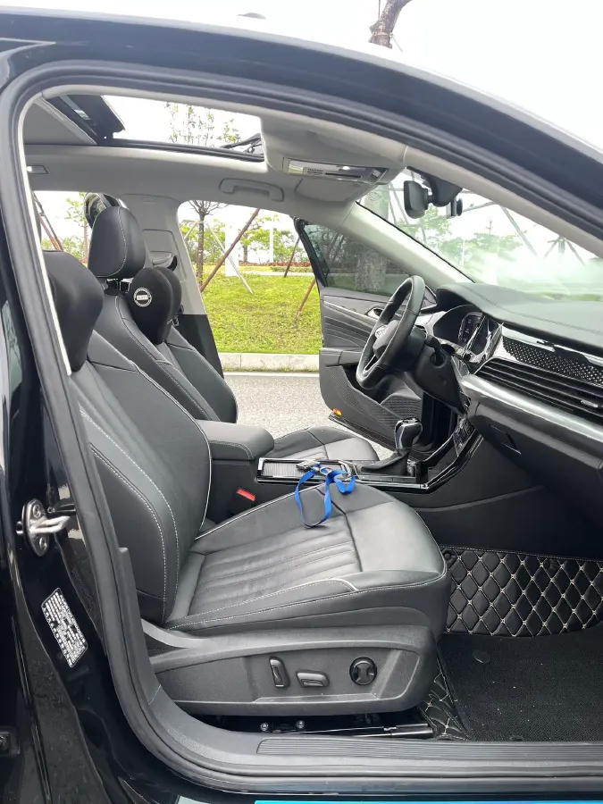 2023 Volkswagen Passat 2.0T 186HP L4 7DCT,autocango,china used car exporter,china ev exporter,chinese used car exporter,chinese used ev exporter