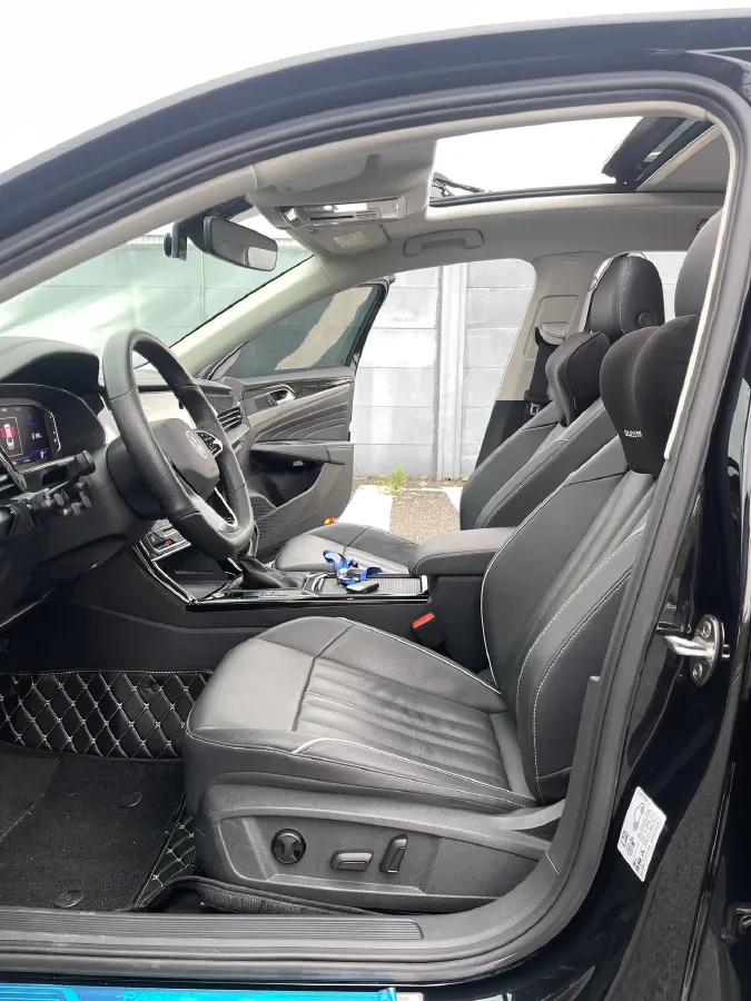 2023 Volkswagen Passat 2.0T 186HP L4 7DCT,autocango,china used car exporter,china ev exporter,chinese used car exporter,chinese used ev exporter