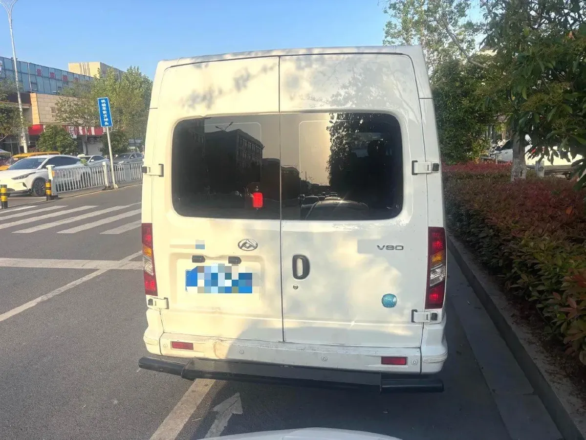 2021 MAXUS XinTu V80 2.0T 139HP L4 6MT,autocango,china used car exporter,china ev exporter,chinese used car exporter,chinese used ev exporter