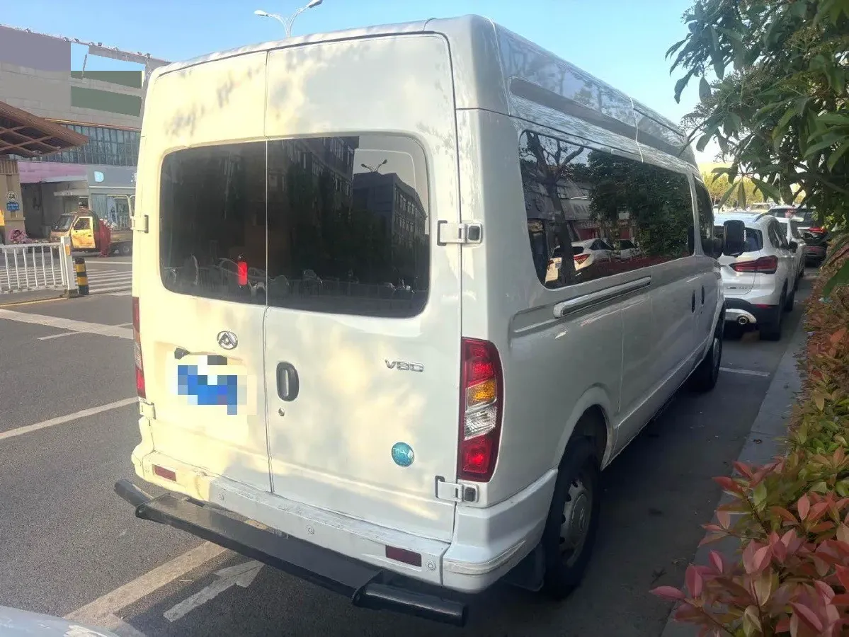 2021 MAXUS XinTu V80 2.0T 139HP L4 6MT,autocango,china used car exporter,china ev exporter,chinese used car exporter,chinese used ev exporter