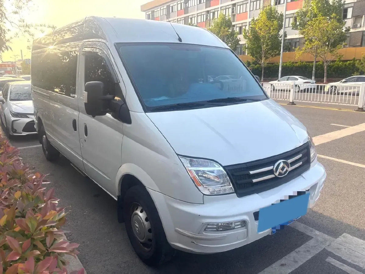 2021 MAXUS XinTu V80 2.0T 139HP L4 6MT,autocango,china used car exporter,china ev exporter,chinese used car exporter,chinese used ev exporter