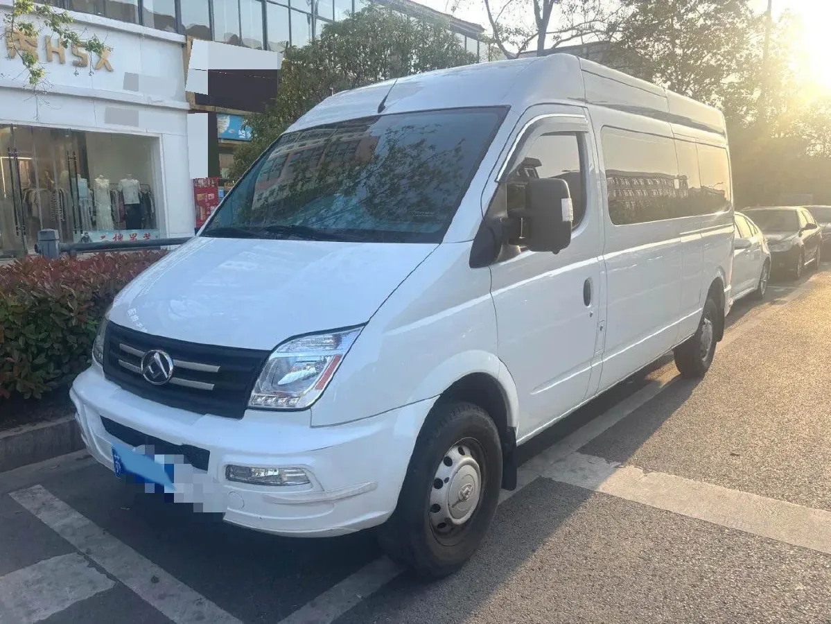 2021 MAXUS XinTu V80 2.0T 139HP L4 6MT,autocango,china used car exporter,china ev exporter,chinese used car exporter,chinese used ev exporter