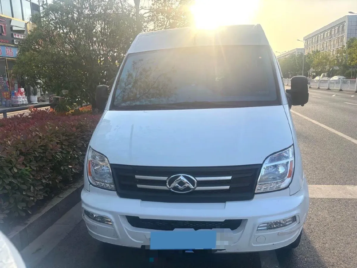 2021 MAXUS XinTu V80 2.0T 139HP L4 6MT,autocango,china used car exporter,china ev exporter,chinese used car exporter,chinese used ev exporter