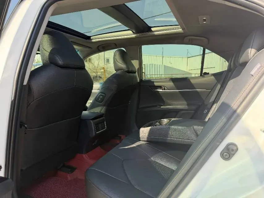 2021 Toyota Camry 2.5L 209HP L4 8AT,autocango,china used car exporter,china ev exporter,chinese used car exporter,chinese used ev exporter