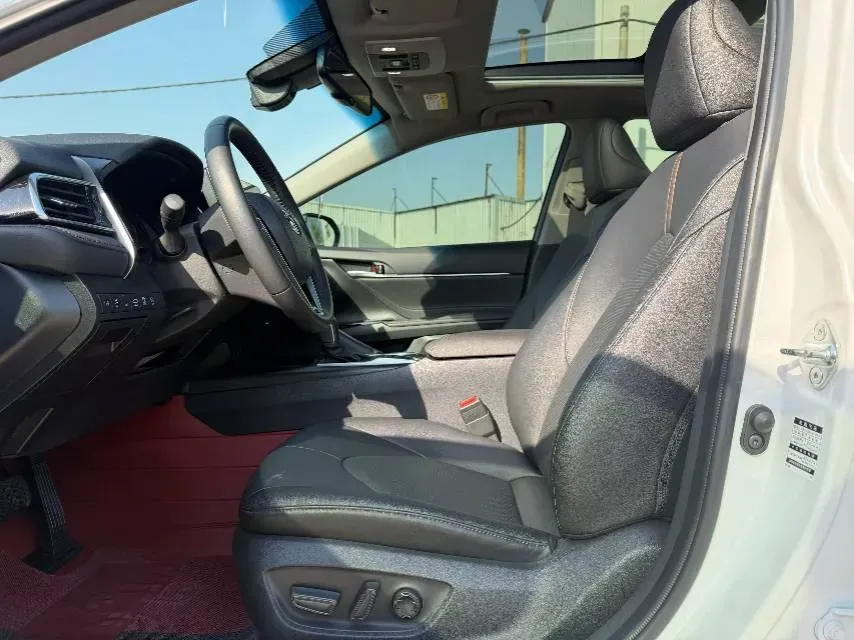 2021 Toyota Camry 2.5L 209HP L4 8AT,autocango,china used car exporter,china ev exporter,chinese used car exporter,chinese used ev exporter