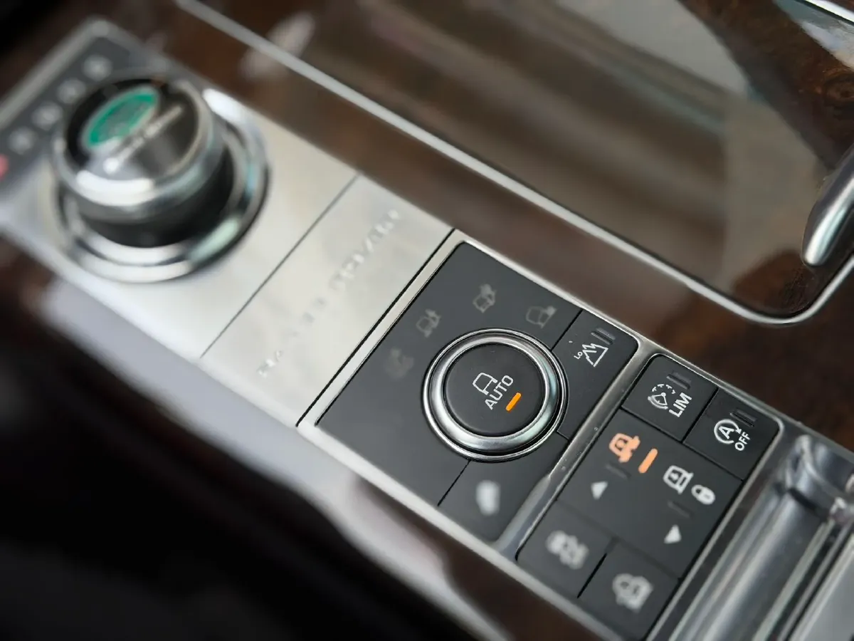 2017 Land Rover Range Rover 3.0T 381HP V6 8AT,autocango,china used car exporter,china ev exporter,chinese used car exporter,chinese used ev exporter