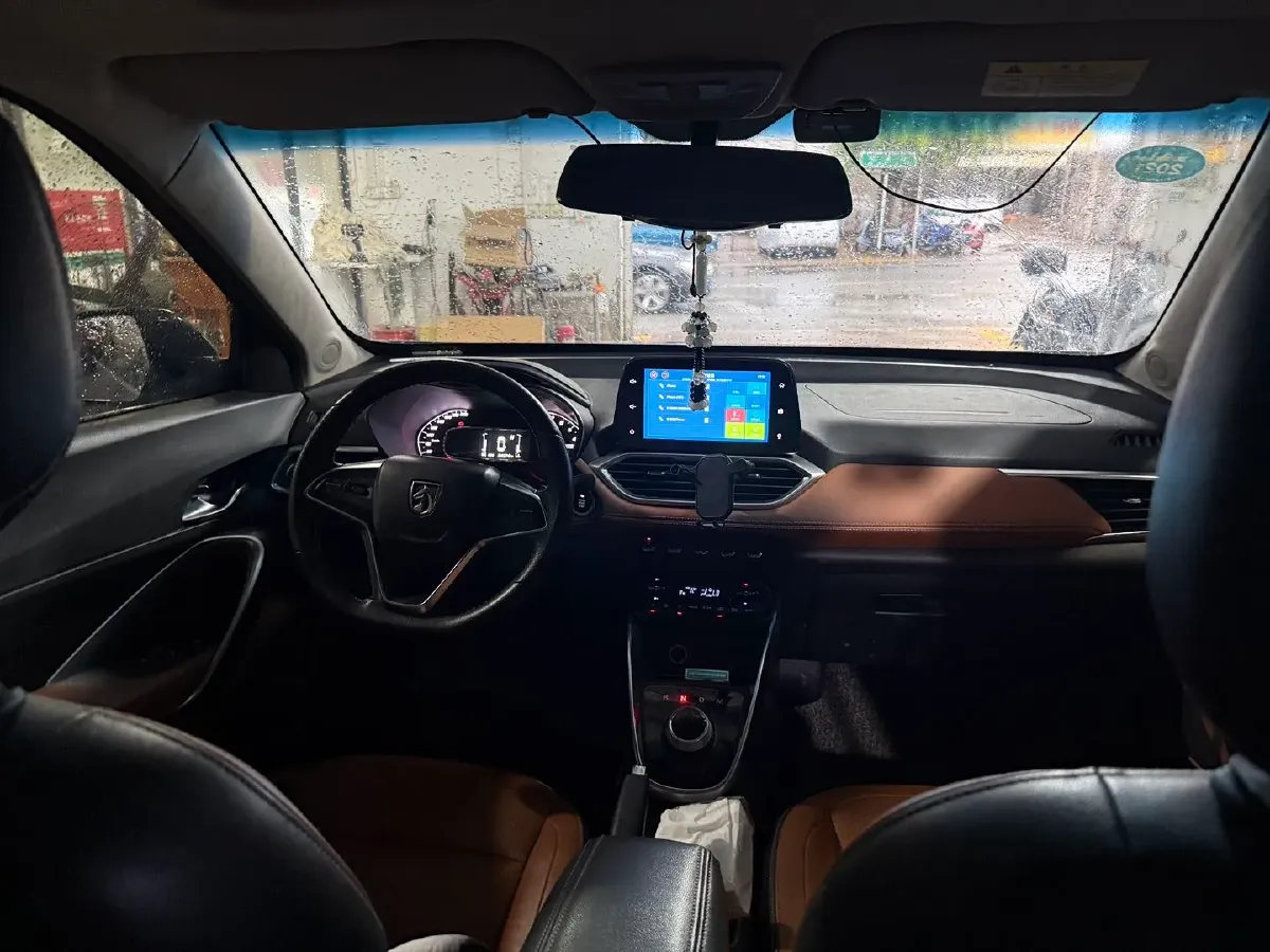 2017 HaiMa S5 Young Edition 1.6L 122HP L4 5MT,autocango,china used car exporter,china ev exporter,chinese used car exporter,chinese used ev exporter