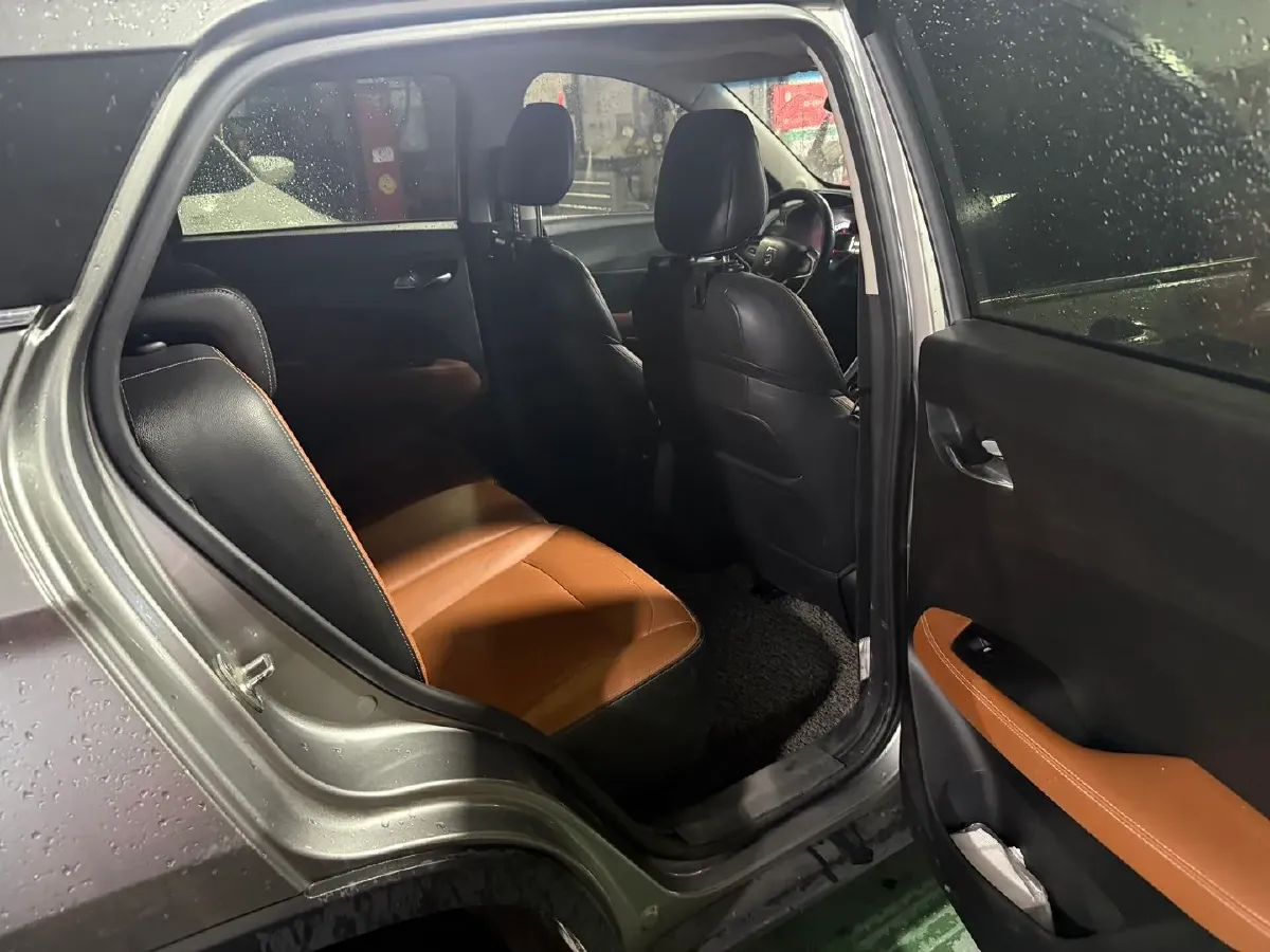 2017 HaiMa S5 Young Edition 1.6L 122HP L4 5MT,autocango,china used car exporter,china ev exporter,chinese used car exporter,chinese used ev exporter