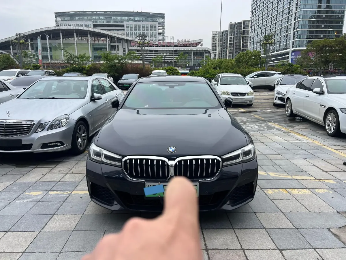 2021 BMW 5 Series 2.0T 184HP L4 8AT PHEV 17.7KWH,autocango,china used car exporter,china ev exporter,chinese used car exporter,chinese used ev exporter