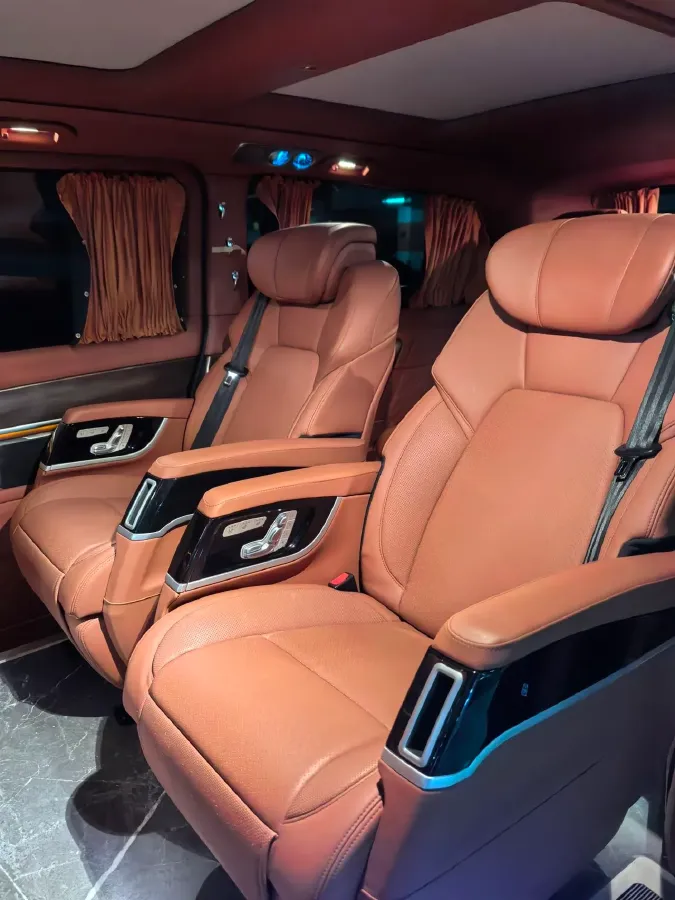 2021 Mercedes-Benz V Class 2.0T 211HP L4 9AT,autocango,china used car exporter,china ev exporter,chinese used car exporter,chinese used ev exporter