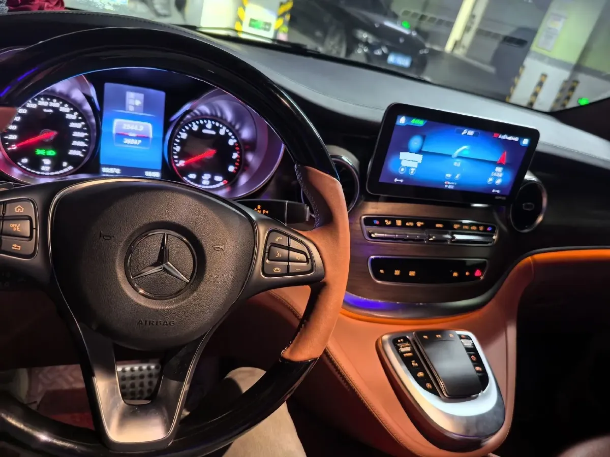 2021 Mercedes-Benz V Class 2.0T 211HP L4 9AT,autocango,china used car exporter,china ev exporter,chinese used car exporter,chinese used ev exporter