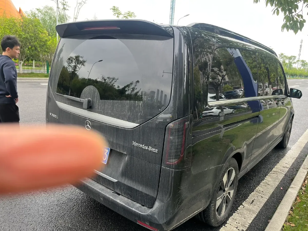 2021 Mercedes-Benz V Class 2.0T 211HP L4 9AT,autocango,china used car exporter,china ev exporter,chinese used car exporter,chinese used ev exporter