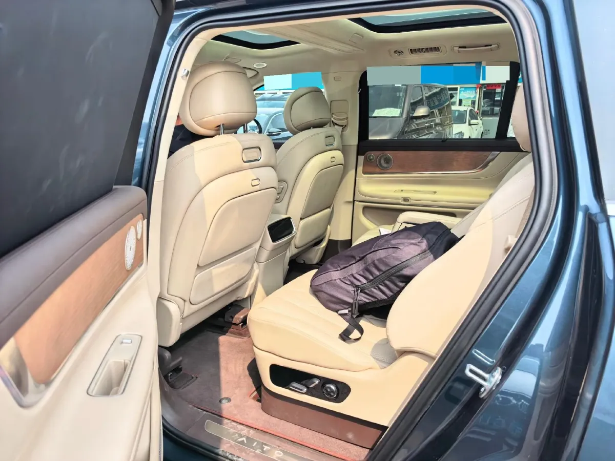 2024 AITO AITO M9 1.5T 152HP L4 REEV 42KWH,autocango,china used car exporter,china ev exporter,chinese used car exporter,chinese used ev exporter