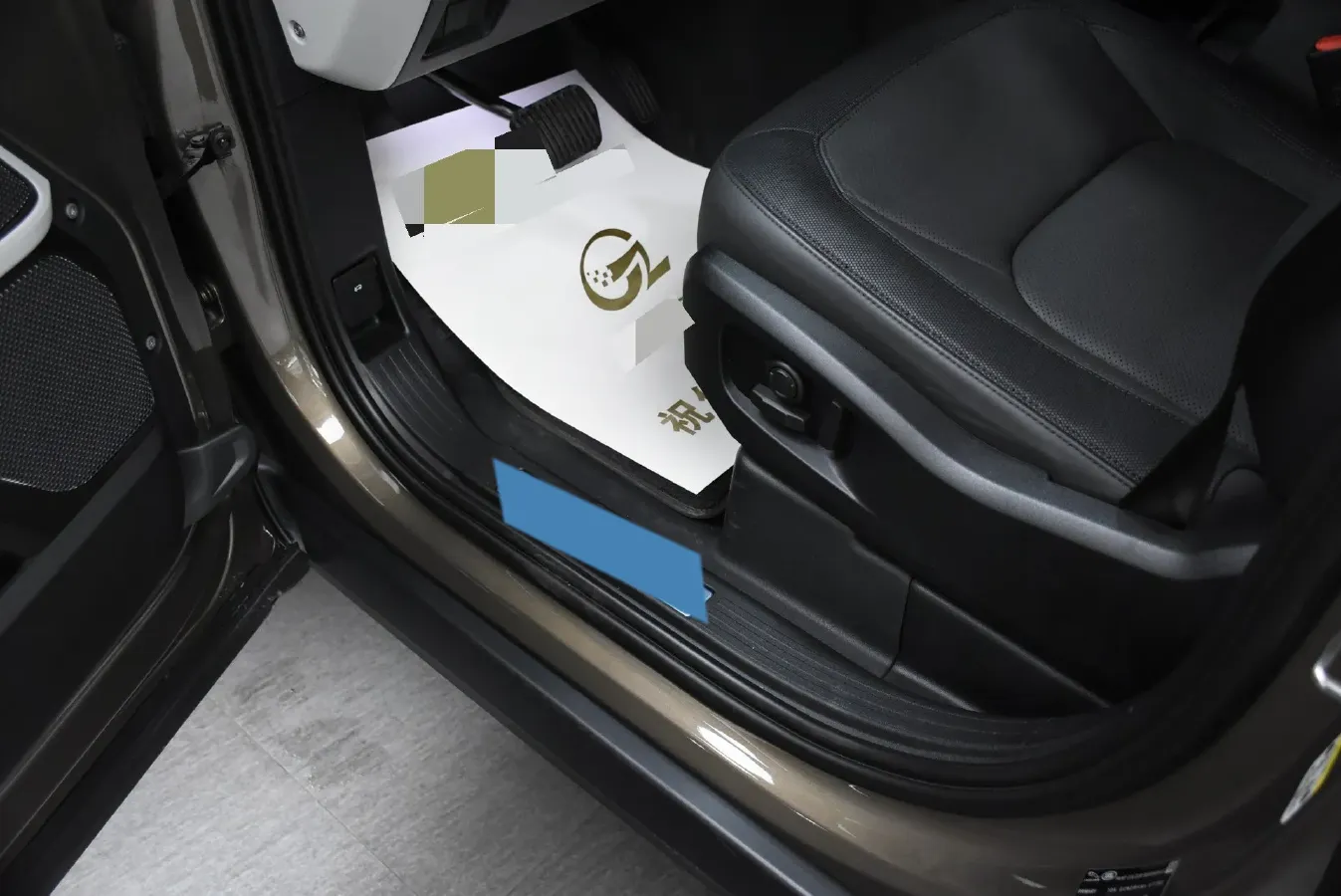 2024 Land Rover Defender 3.0T 400HP L6 8AT,autocango,china used car exporter,china ev exporter,chinese used car exporter,chinese used ev exporter