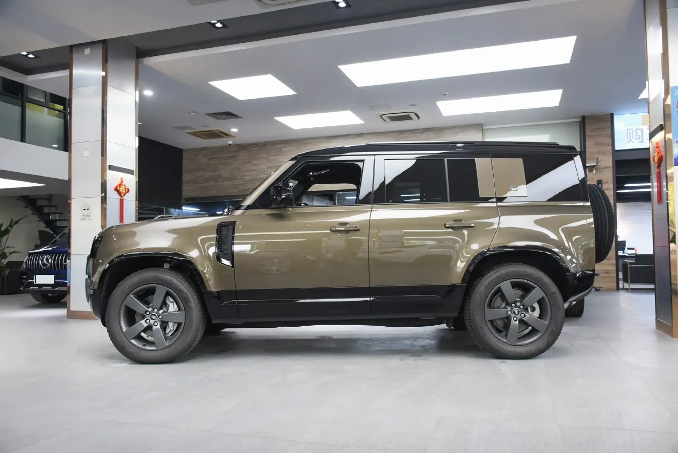 2024 Land Rover Defender 3.0T 400HP L6 8AT,autocango,china used car exporter,china ev exporter,chinese used car exporter,chinese used ev exporter