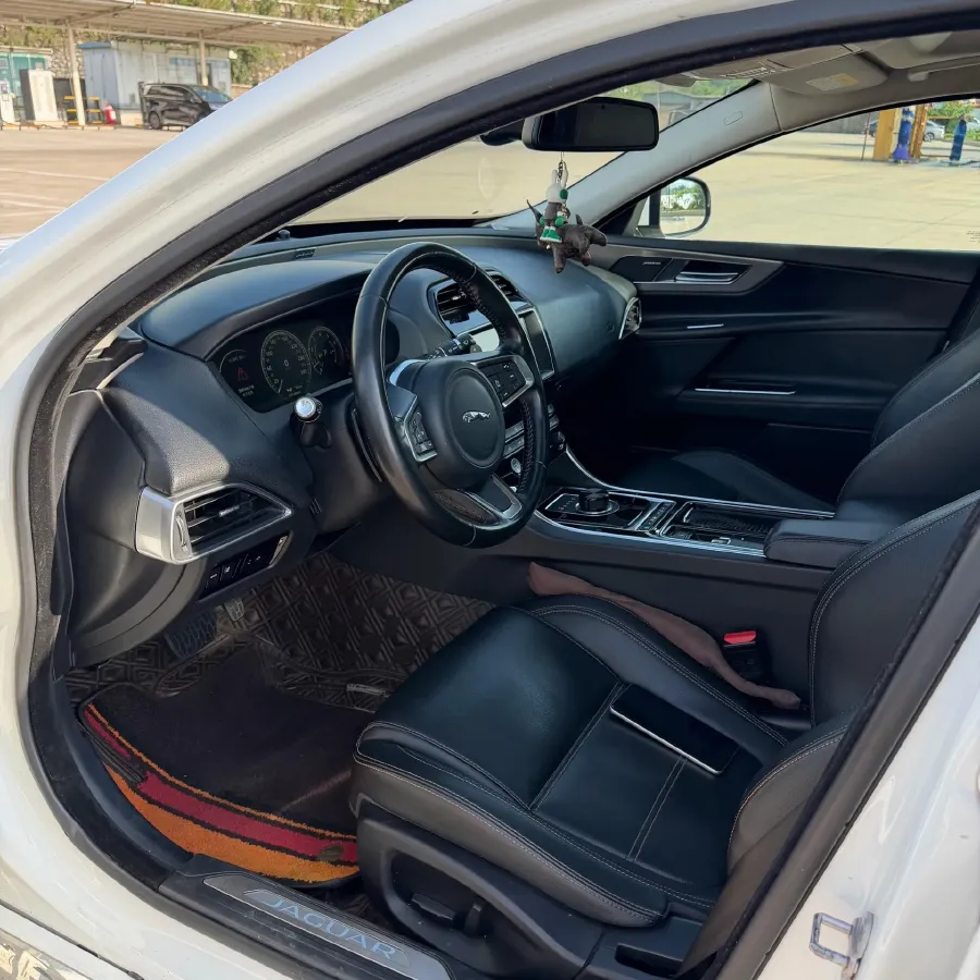 2019 Land Rover Discovery Sport 2.0T 200HP L4 9AT,autocango,china used car exporter,china ev exporter,chinese used car exporter,chinese used ev exporter