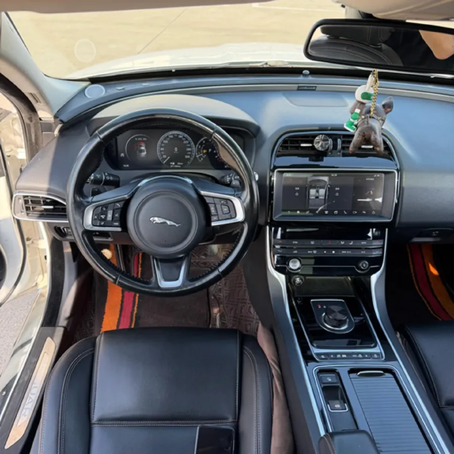 2019 Land Rover Discovery Sport 2.0T 200HP L4 9AT,autocango,china used car exporter,china ev exporter,chinese used car exporter,chinese used ev exporter