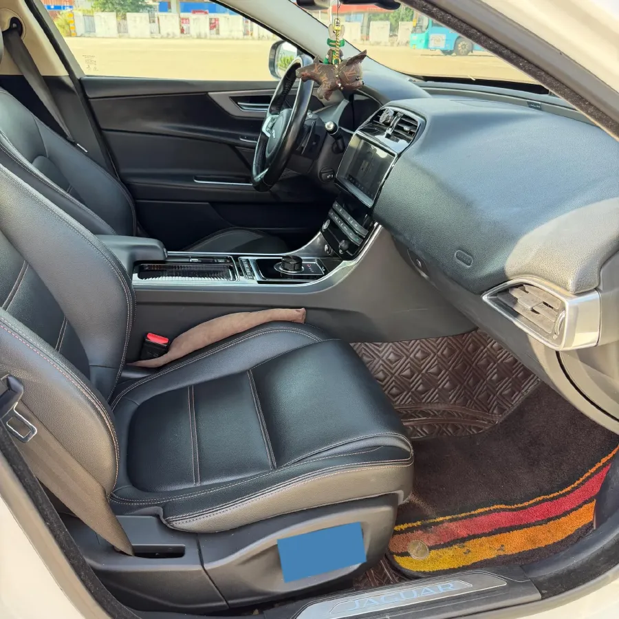 2019 Land Rover Discovery Sport 2.0T 200HP L4 9AT,autocango,china used car exporter,china ev exporter,chinese used car exporter,chinese used ev exporter