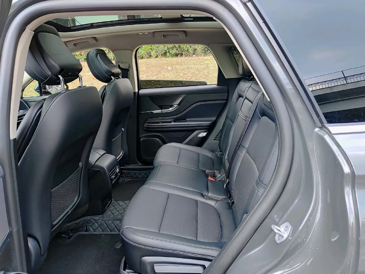 2023 Lincoln Corsair 2.0T 261HP L4 8AT,autocango,china used car exporter,china ev exporter,chinese used car exporter,chinese used ev exporter