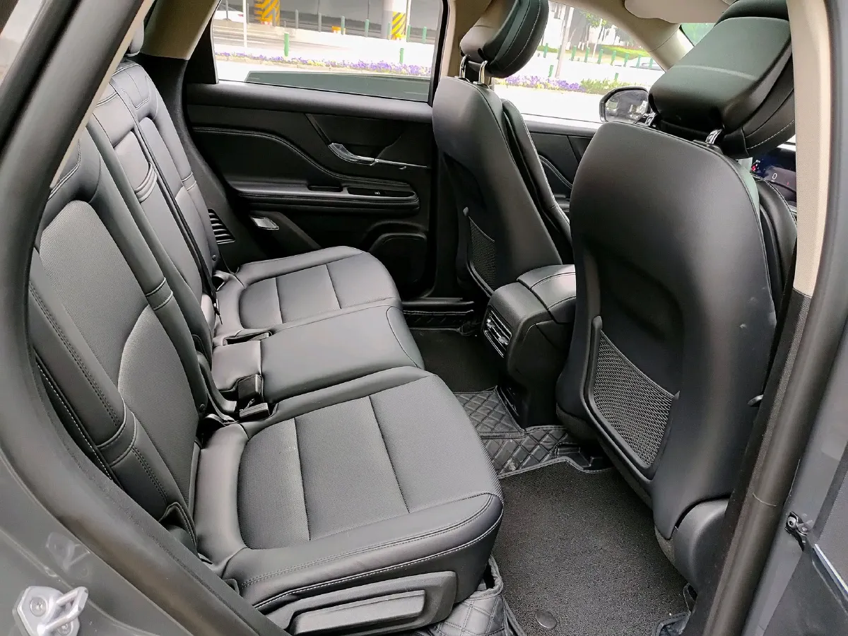 2023 Lincoln Corsair 2.0T 261HP L4 8AT,autocango,china used car exporter,china ev exporter,chinese used car exporter,chinese used ev exporter