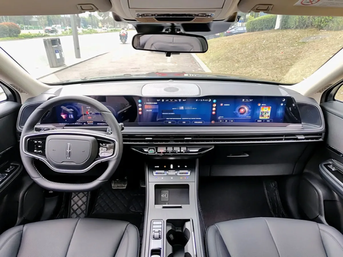 2023 Lincoln Corsair 2.0T 261HP L4 8AT,autocango,china used car exporter,china ev exporter,chinese used car exporter,chinese used ev exporter