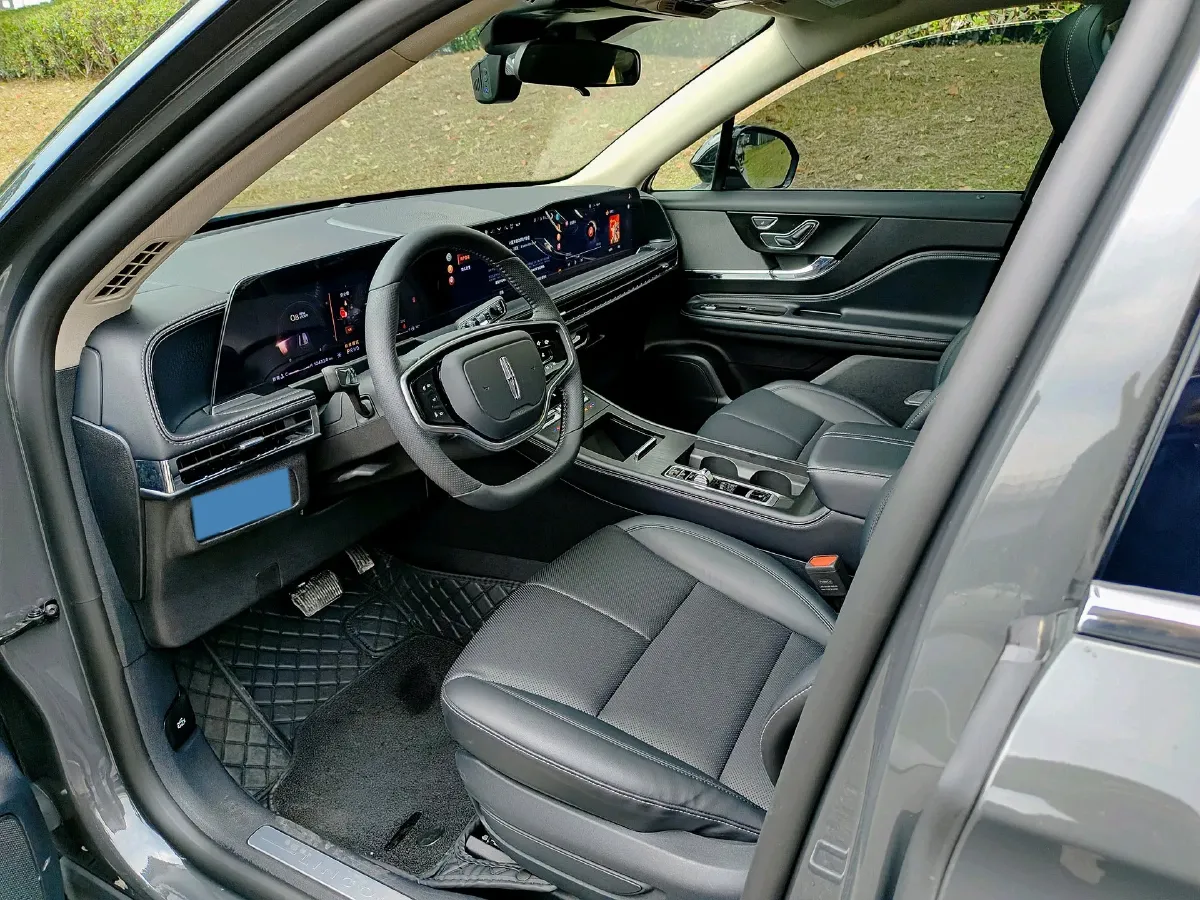 2023 Lincoln Corsair 2.0T 261HP L4 8AT,autocango,china used car exporter,china ev exporter,chinese used car exporter,chinese used ev exporter