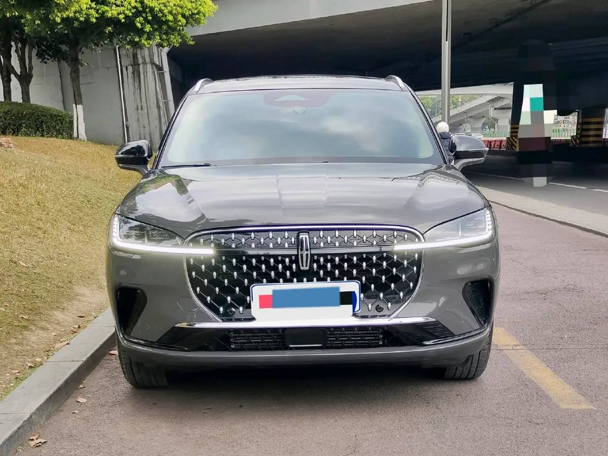 2023 Lincoln Corsair 2.0T 261HP L4 8AT,autocango,china used car exporter,china ev exporter,chinese used car exporter,chinese used ev exporter