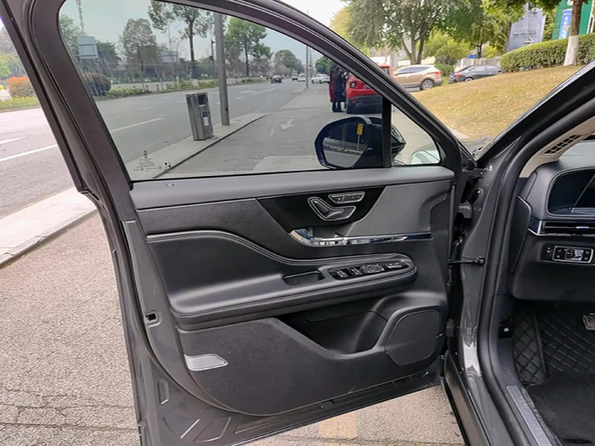 2023 Lincoln Corsair 2.0T 261HP L4 8AT,autocango,china used car exporter,china ev exporter,chinese used car exporter,chinese used ev exporter