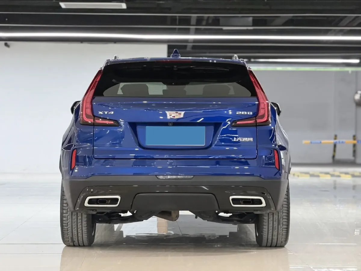 2024 Cadillac XT4 2.0T 237HP L4 9AT,autocango,china used car exporter,china ev exporter,chinese used car exporter,chinese used ev exporter