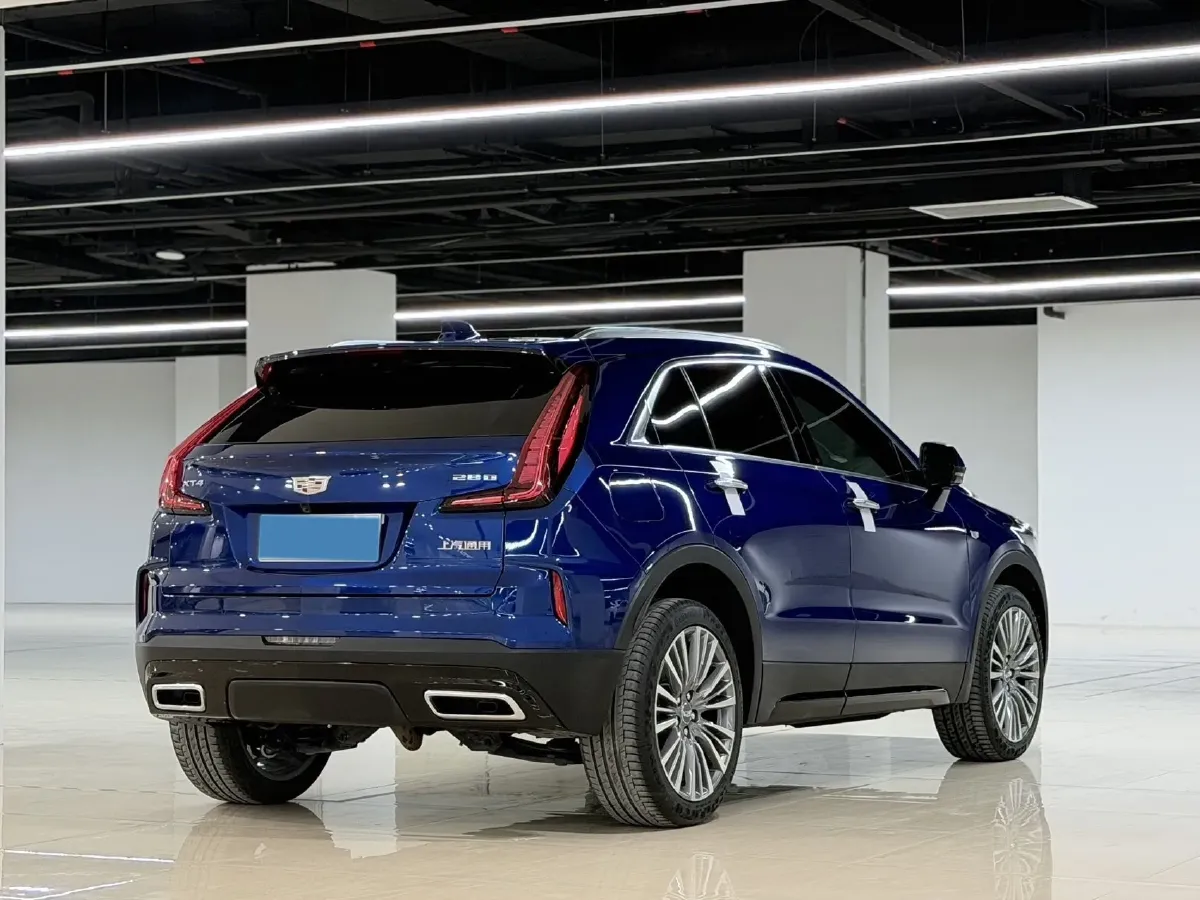 2024 Cadillac XT4 2.0T 237HP L4 9AT,autocango,china used car exporter,china ev exporter,chinese used car exporter,chinese used ev exporter