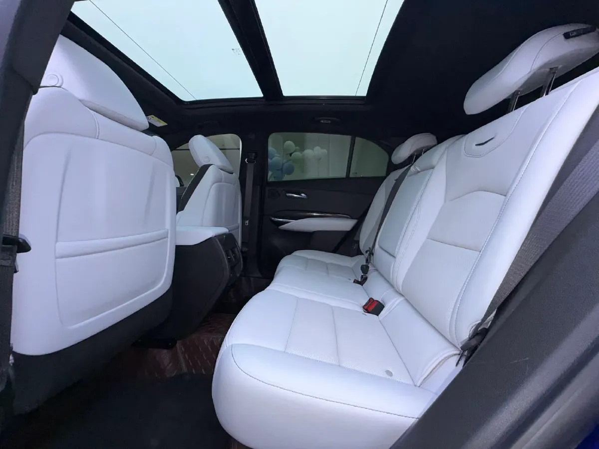 2024 Cadillac XT4 2.0T 237HP L4 9AT,autocango,china used car exporter,china ev exporter,chinese used car exporter,chinese used ev exporter