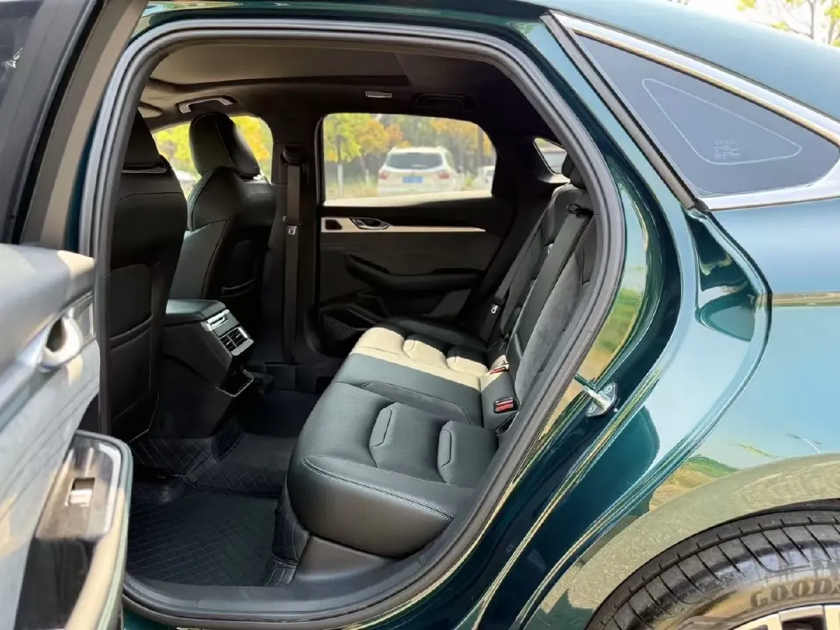 2023 Geely Preface 2.0T 190HP L4 7DCT,autocango,china used car exporter,china ev exporter,chinese used car exporter,chinese used ev exporter