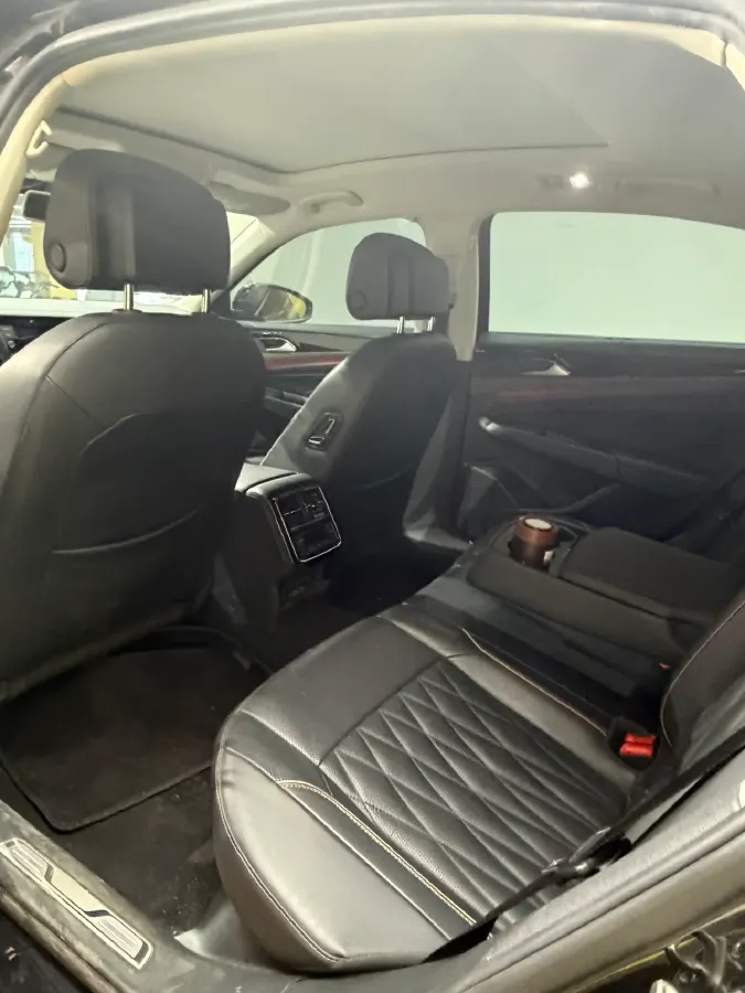 2019 Volvo V40 1.5T 152HP L4 6AT,autocango,china used car exporter,china ev exporter,chinese used car exporter,chinese used ev exporter