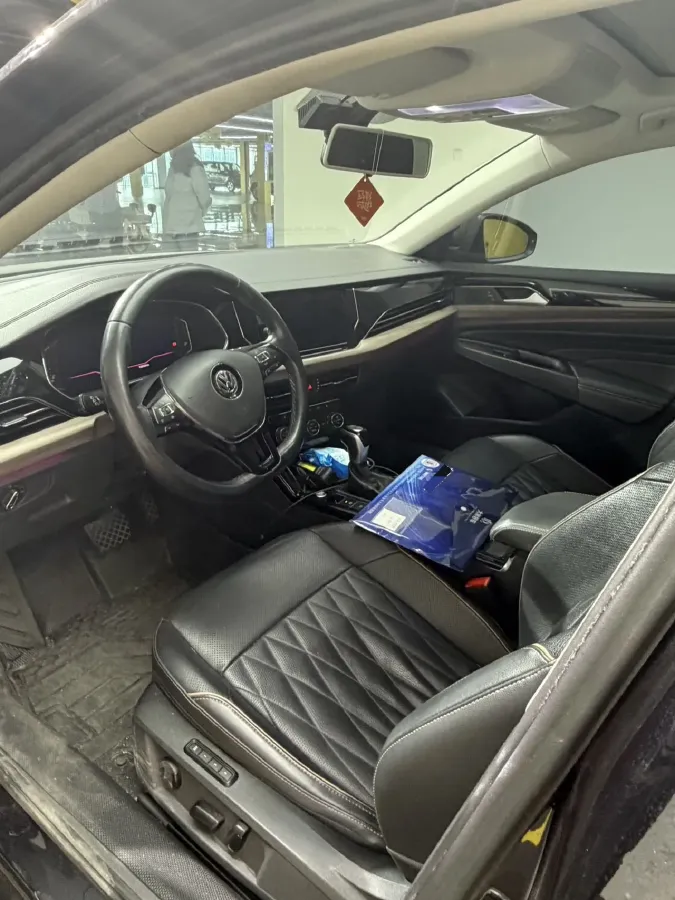 2019 Volvo V40 1.5T 152HP L4 6AT,autocango,china used car exporter,china ev exporter,chinese used car exporter,chinese used ev exporter