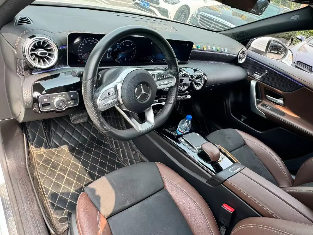 2020 Mercedes-Benz A Class 1.3T 163HP L4 7DCT,autocango,china used car exporter,china ev exporter,chinese used car exporter,chinese used ev exporter