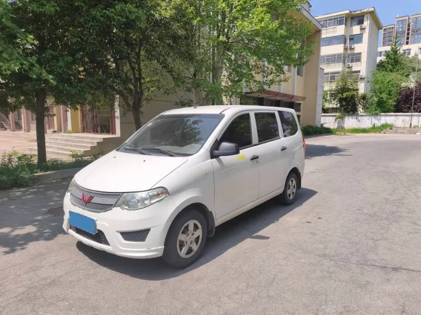 2018 WuLing HongGuang 1.2L 82HP L4 5MT,autocango,china used car exporter,china ev exporter,chinese used car exporter,chinese used ev exporter