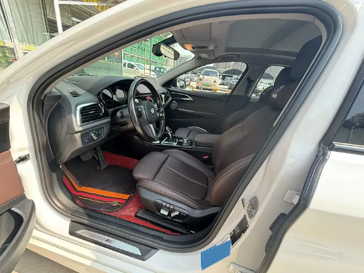 2021 BMW 1 Series 1.5T 140HP L3 7DCT,autocango,china used car exporter,china ev exporter,chinese used car exporter,chinese used ev exporter