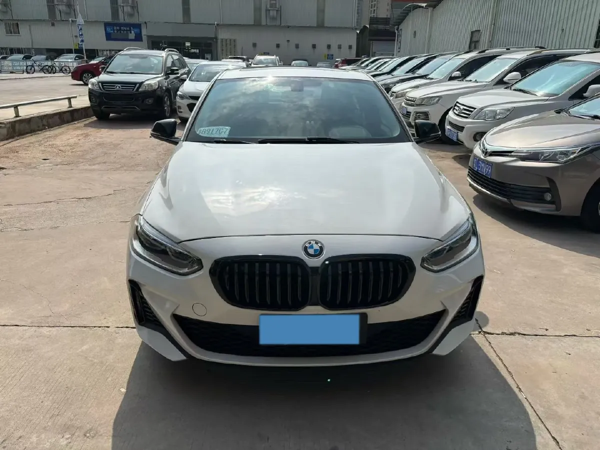 2021 BMW 1 Series 1.5T 140HP L3 7DCT,autocango,china used car exporter,china ev exporter,chinese used car exporter,chinese used ev exporter
