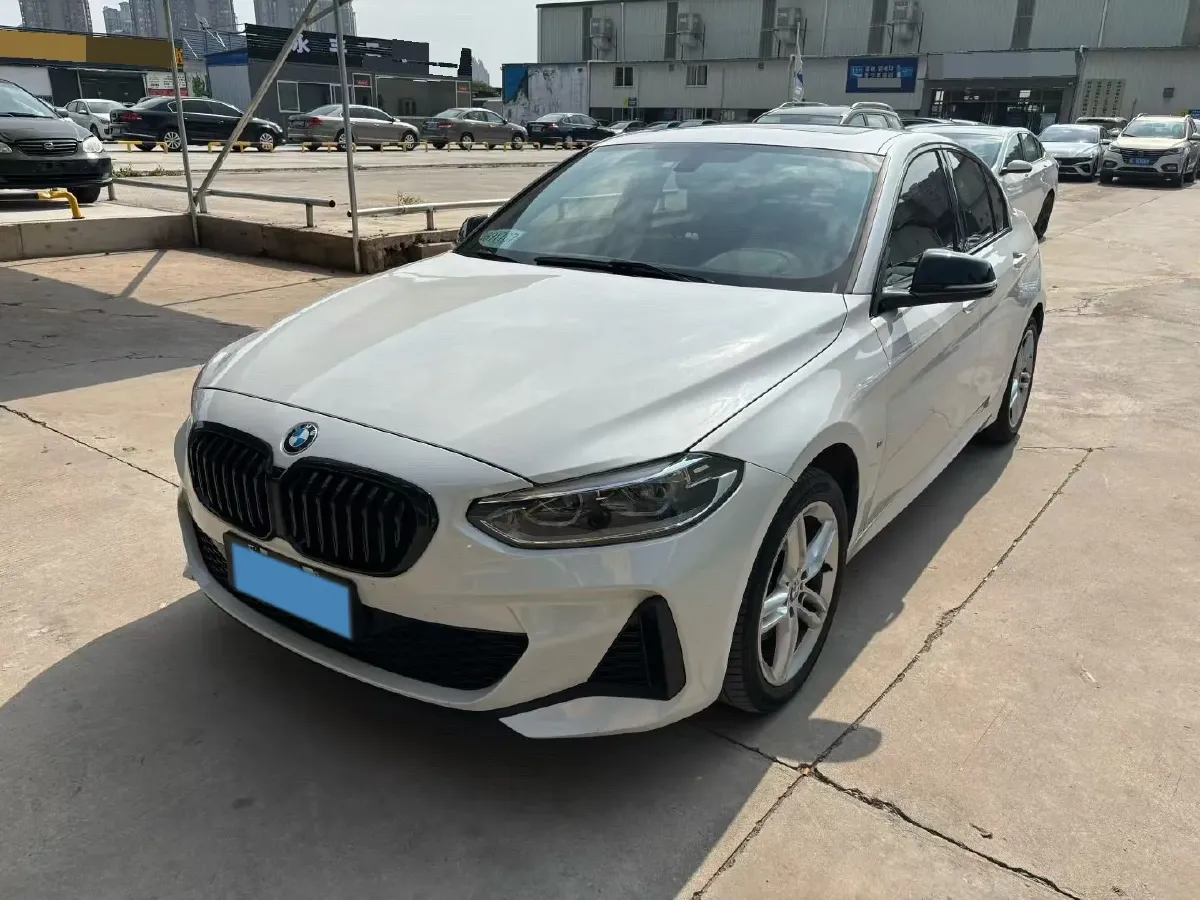 2021 BMW 1 Series 1.5T 140HP L3 7DCT,autocango,china used car exporter,china ev exporter,chinese used car exporter,chinese used ev exporter