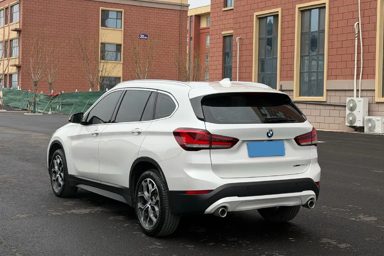 2022 BMW X1 2.0T 192HP L4 7DCT,autocango,china used car exporter,china ev exporter,chinese used car exporter,chinese used ev exporter