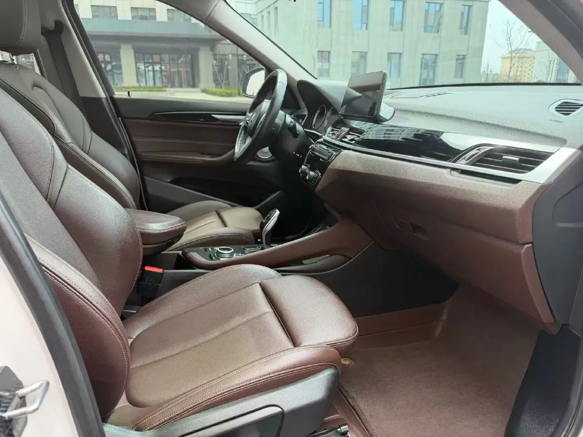 2022 BMW X1 2.0T 192HP L4 7DCT,autocango,china used car exporter,china ev exporter,chinese used car exporter,chinese used ev exporter