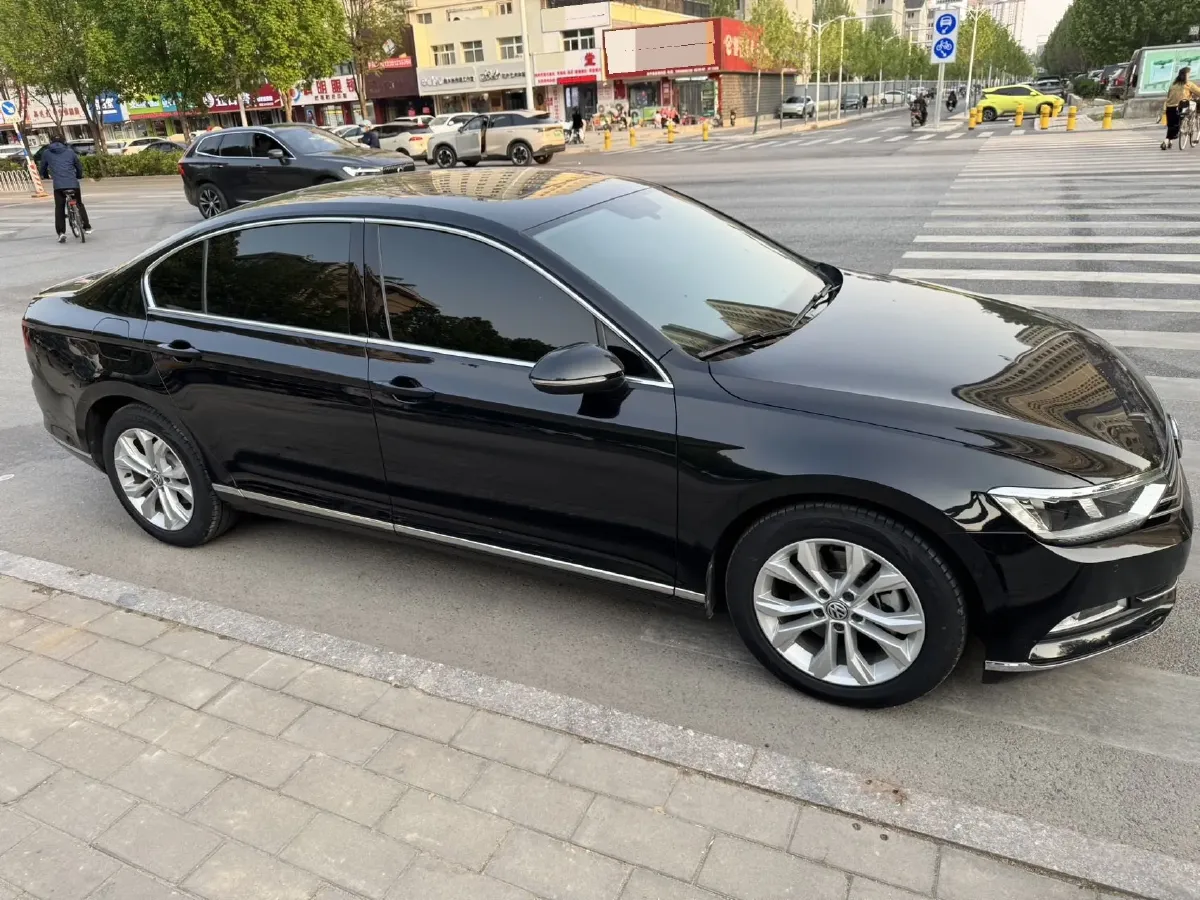2018 Volkswagen Magotan 1.8T 180HP L4 7DCT,autocango,china used car exporter,china ev exporter,chinese used car exporter,chinese used ev exporter
