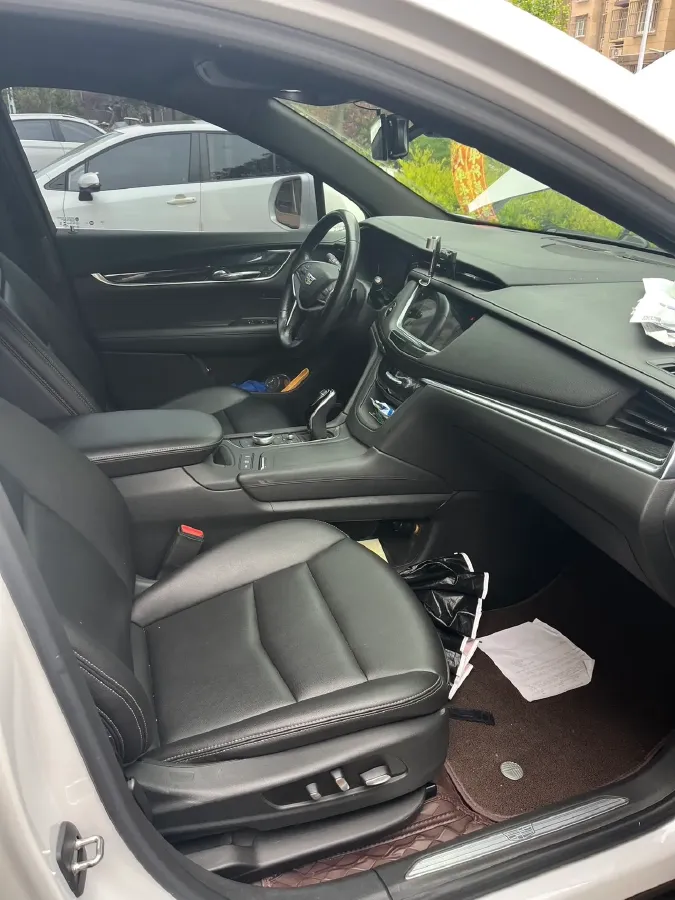 2021 Cadillac XT5 2.0T 237HP L4 9AT,autocango,china used car exporter,china ev exporter,chinese used car exporter,chinese used ev exporter