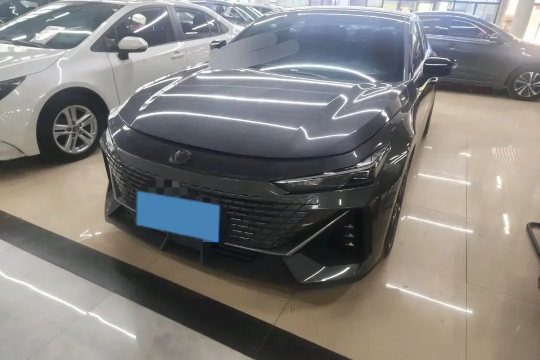 2022 ChangAn UNI-V 1.5T 188HP L4 7DCT,autocango,china used car exporter,china ev exporter,chinese used car exporter,chinese used ev exporter